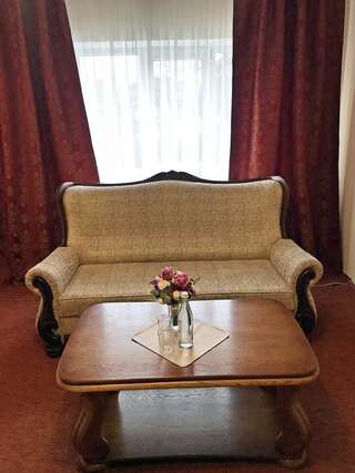 Отель Geneva Hotel Тернополь Трехместный номер «Комфорт»-1