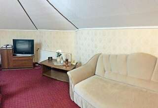 Отель Geneva Hotel Тернополь Двухместный номер эконом-класса с 1 кроватью-1